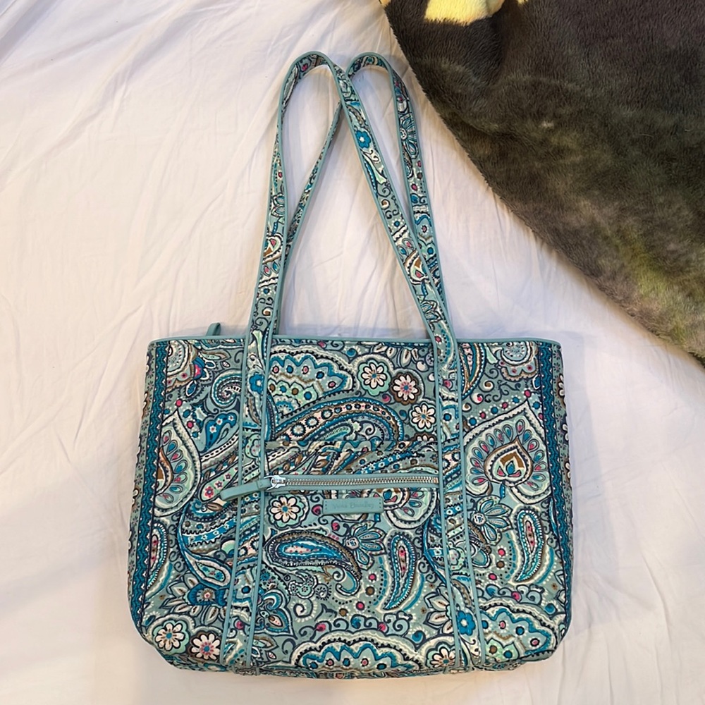 Originally 155$ Vera Bradley Bag.
